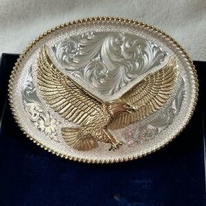 MONTANA SILVERSMITHS Large Oval Soaring Eagle Buckle. NIB